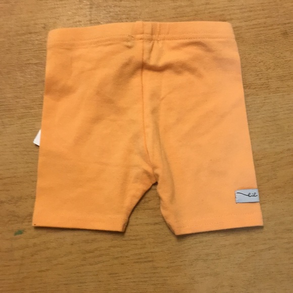 Lil leggs tight shorts - Picture 3 of 4